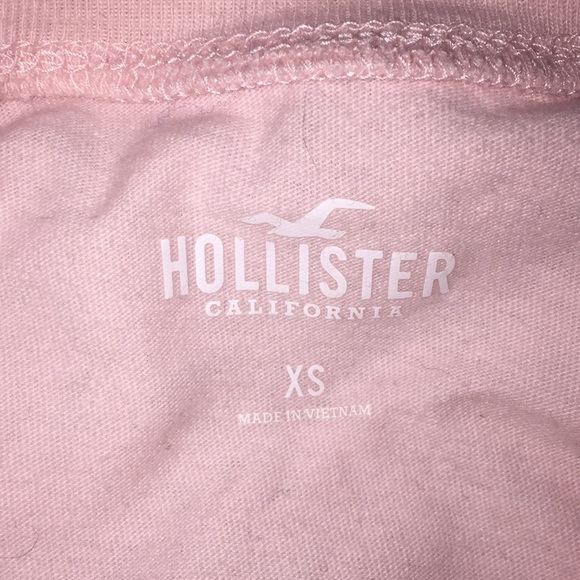 Women's Hollister Block Logo Graphic Tee - Picture 3 of 4